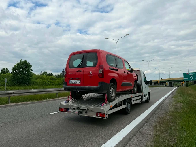 Samochód na lawecie KusyFix
